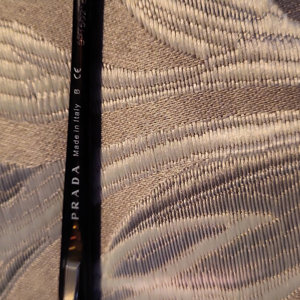 Prada Tortiose Shell Glass with Case - Picture 4 of 11